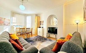 Spacious & Cosy 2 Bedroom Home Plus 2 Sofa-Beds With Private Entrance And Back Patio, 3 Min Walk To Earl'S Court Station